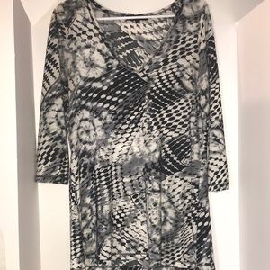 Nicole Max long sleeve size large black white abstract design top